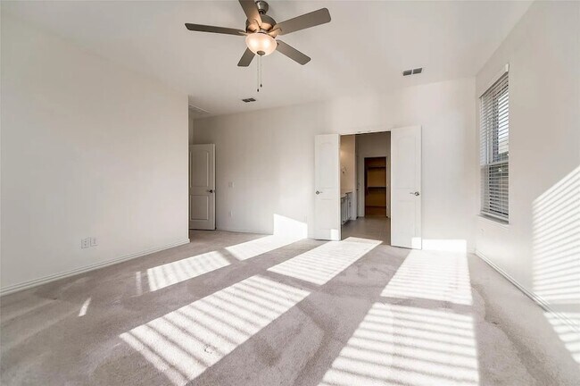 Building Photo - 1726 Cherub Cheer Row