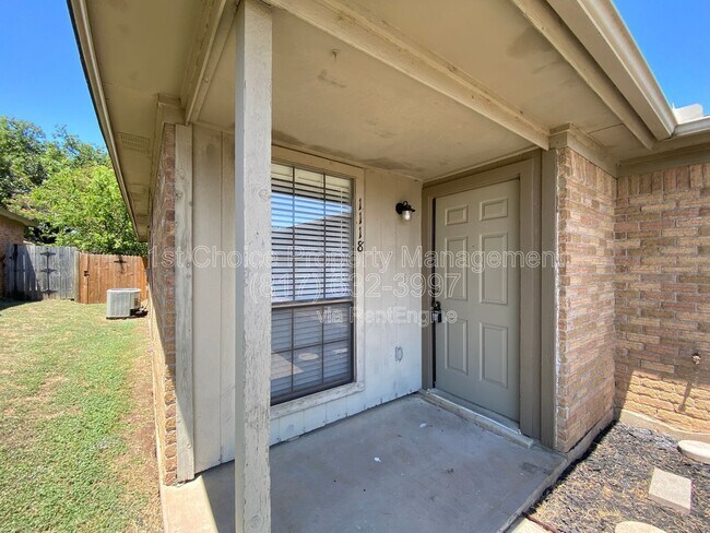 Building Photo - 1118 Landsdale Ln