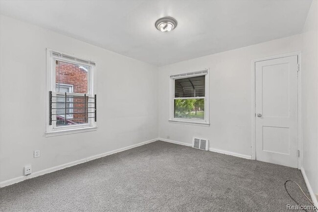 Building Photo - 18697 Sunderland Rd