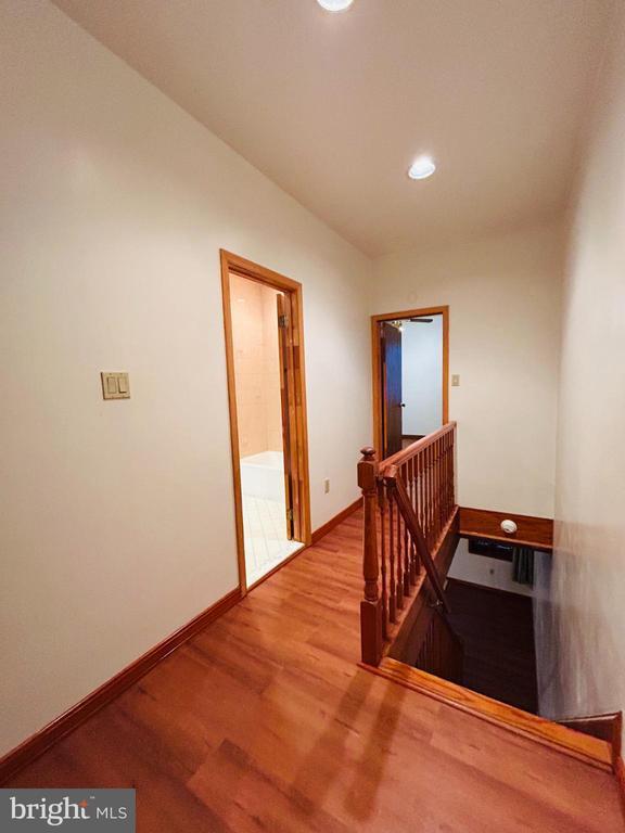 Building Photo - 1507 W Shunk St