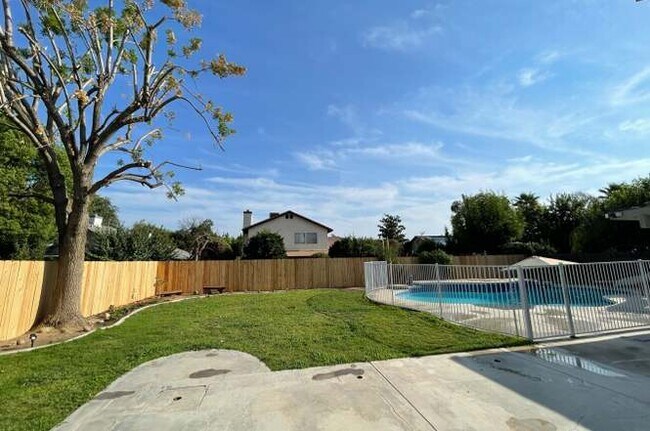 Building Photo - 14304 Culiacan Ave