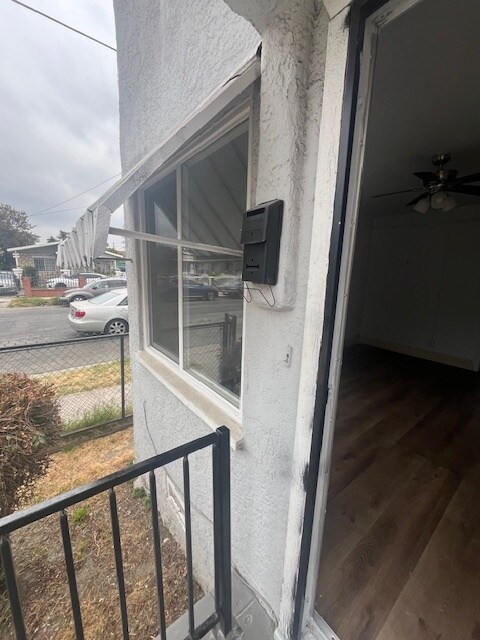 Building Photo - 214 W 57th St