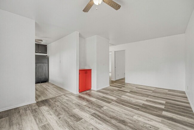 Building Photo - 243 S Avenue 50