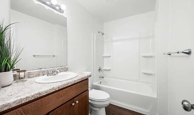 Building Photo - 1720 E Hermosa Dr