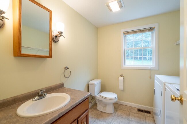 Building Photo - 206 Mt Delight Rd