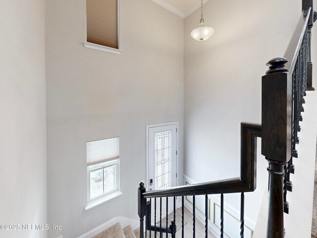 Building Photo - 210 Thistleton Wy