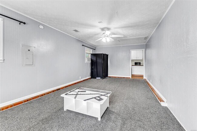 Building Photo - 140 Livingston Cir