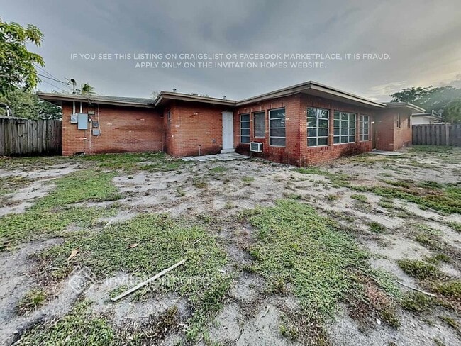 Building Photo - 2005 NE 62nd St