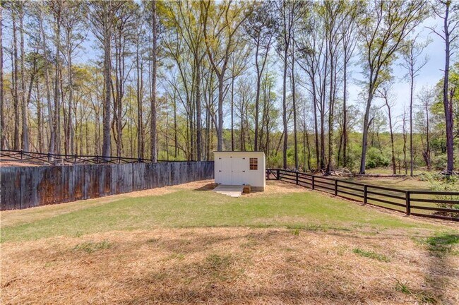 Building Photo - 13 Creekside Dr