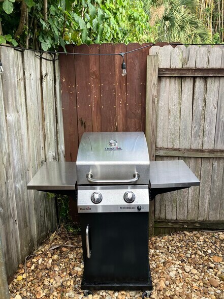Grill - 2624 NE 1st Ave
