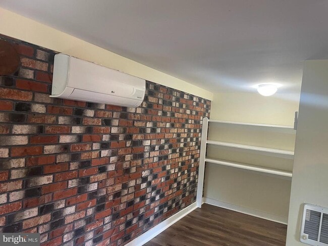 Building Photo - 13328 Springhollow Ln