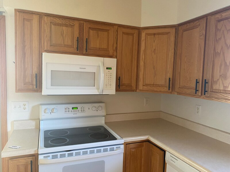 Building Photo - 607 Apple Hill Way