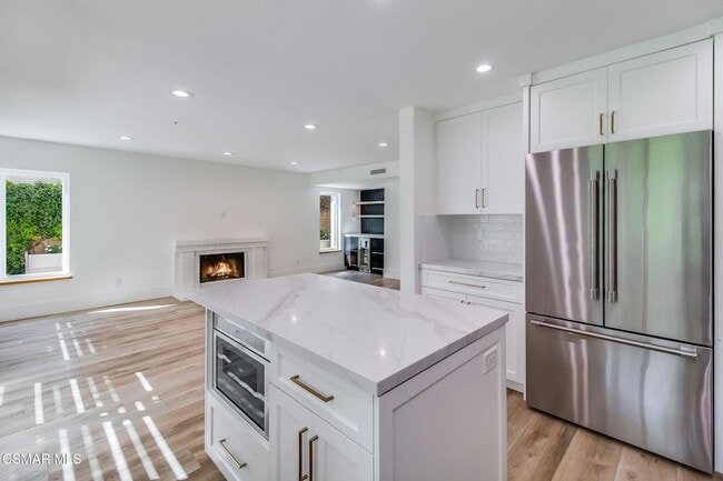 Building Photo - 6823 Castle Peak Dr