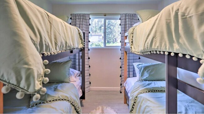 Building Photo - 40902 Ely Way