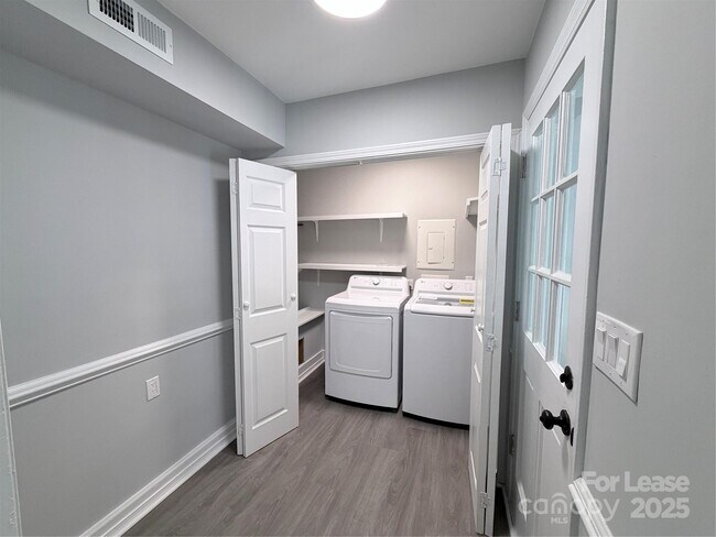 Building Photo - 2825 Edwin Jones Dr