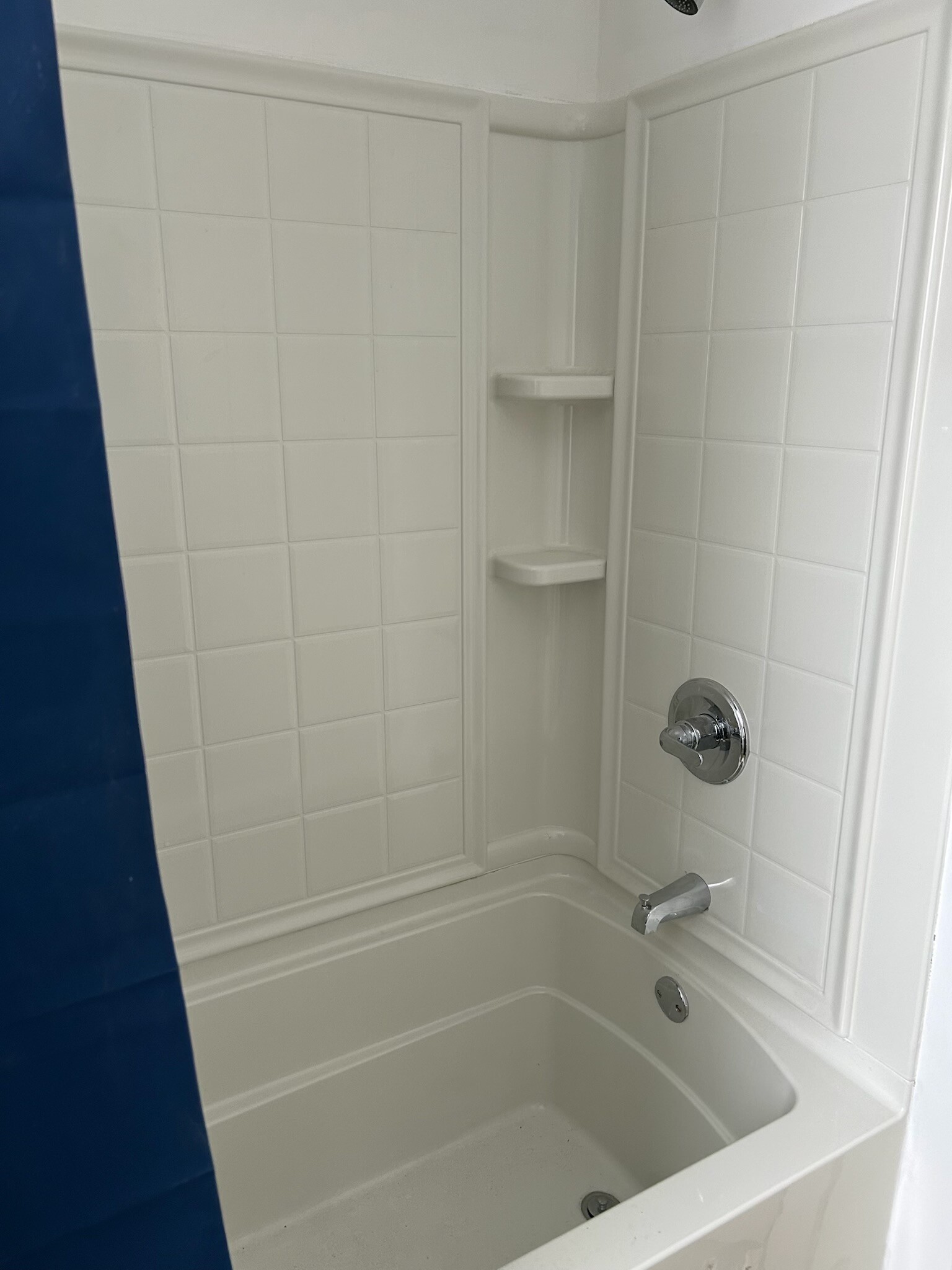 Bathroom - 1921 N James St