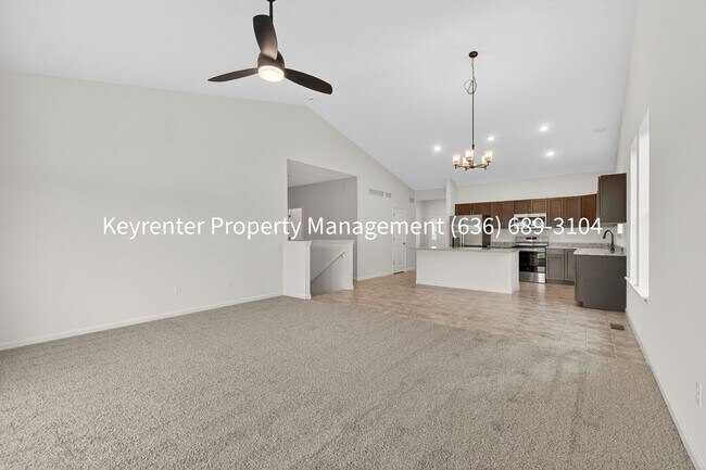 Building Photo - 825 Cedarwood Dr