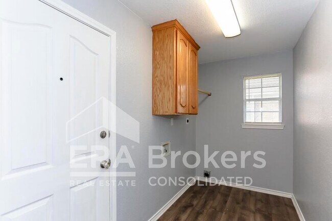 Building Photo - 5608 Hunters Ridge Trail