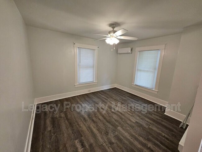 Building Photo - 703 Askew St
