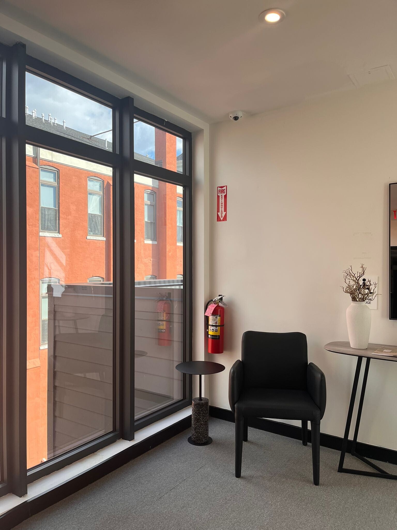 Building Photo - 328 Pacific Ave