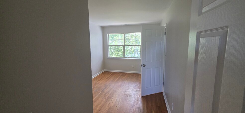 Building Photo - 769 Sylvan Ave