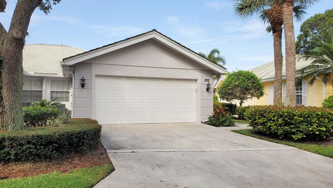 Primary Photo - 305 Brier Cir