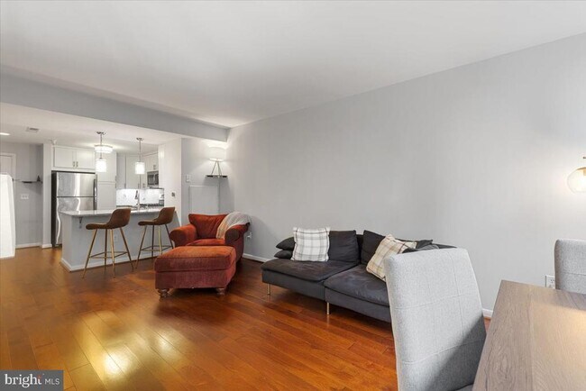 Building Photo - 350 G St SW