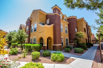 Building Photo - Charming 2Bdm 2Ba Condo in a Gated Las Veg...