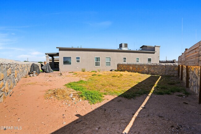 Building Photo - 12401 Norte Chico Pl