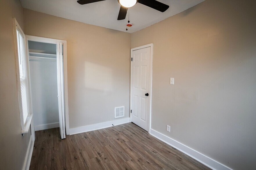 Building Photo - This beautifully updated 4-bedroom, 2-bath single-family home is ready for move-in!