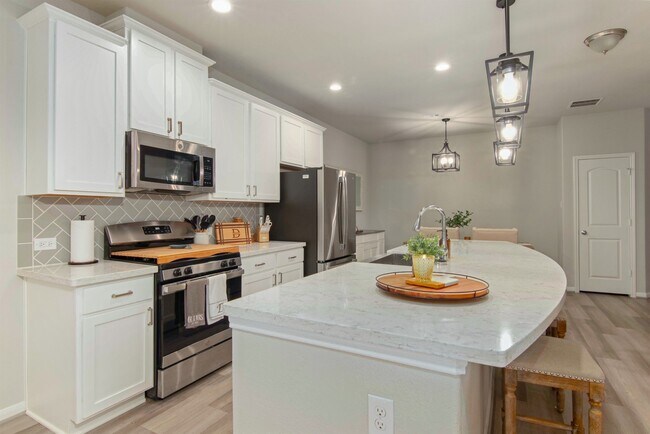 Building Photo - 5533 Evanston Ln