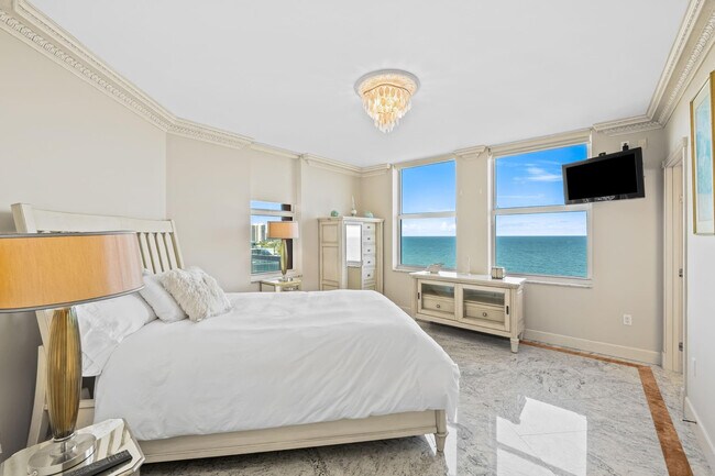 Building Photo - 2110 N Ocean Blvd