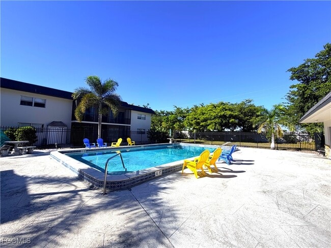 Building Photo - 1560 Colonial Blvd