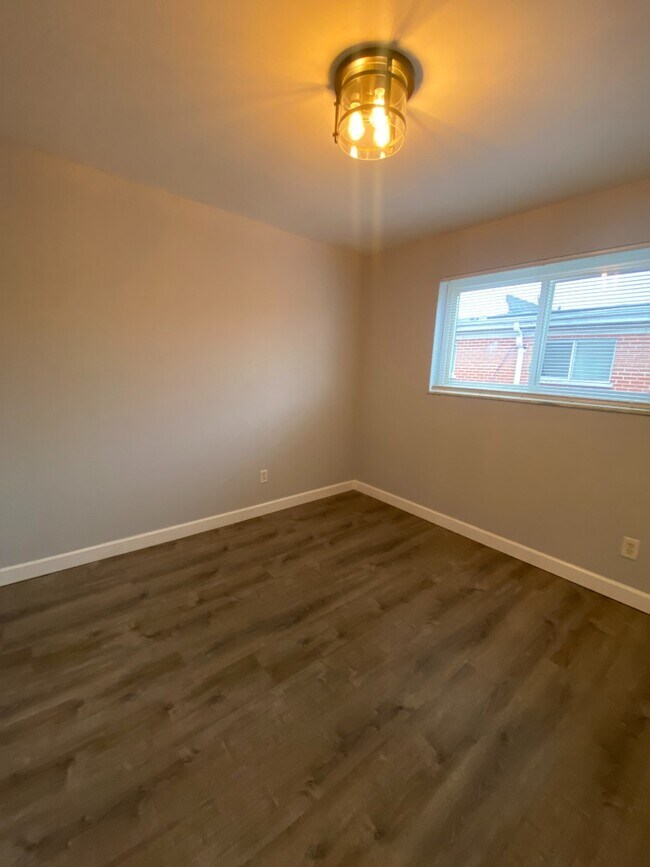 Building Photo - 814-D Schirmer