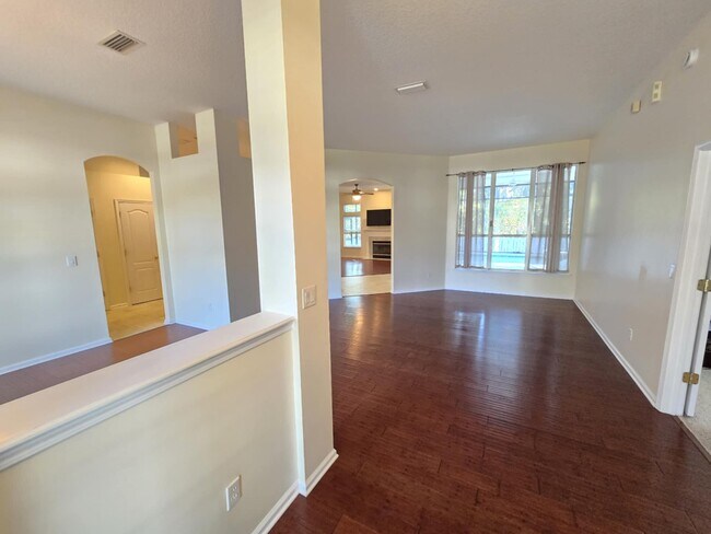 Building Photo - 637 Grand Parke Dr