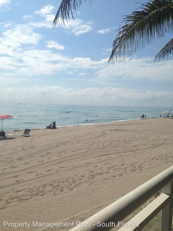 Building Photo - 3000 S Ocean Dr