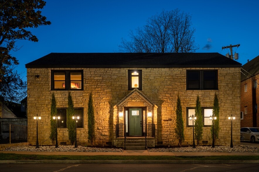 Building Photo - 718 S Columbia Ave