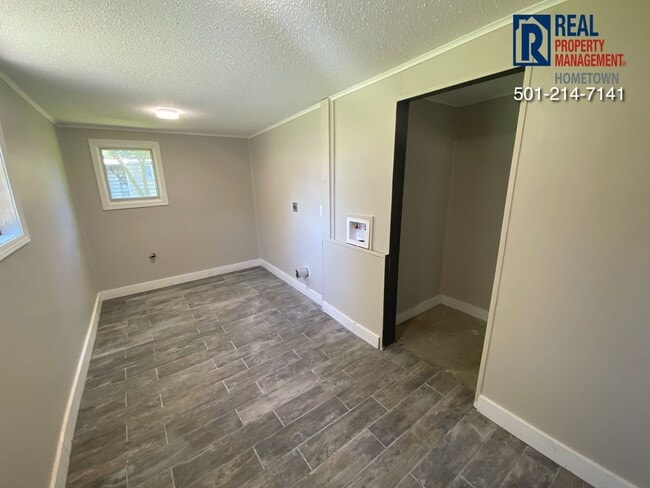 Building Photo - 501 Warren-