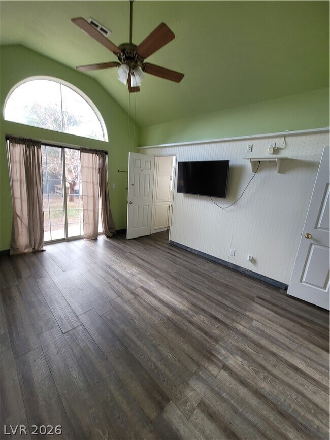 Building Photo - 1951 Jim Haworth