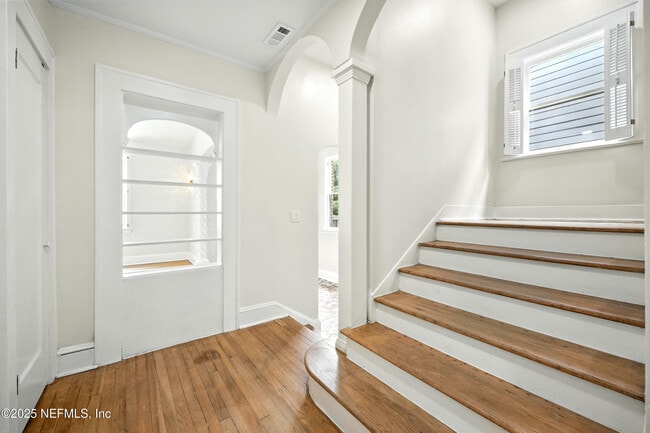 Building Photo - 2131 St Johns Ave