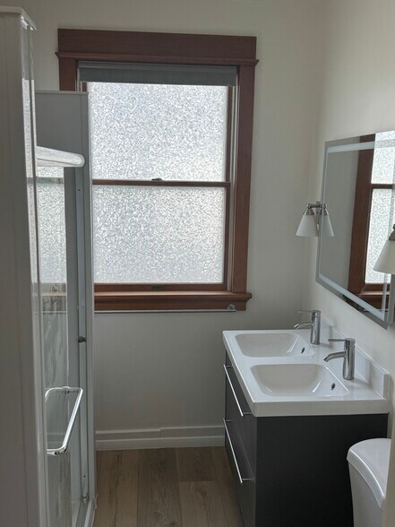 Building Photo - 2992 S Wentworth Ave