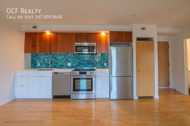 Building Photo - 152 W Laurel St