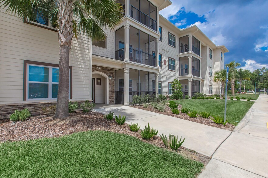 BEAUTIFUL LANDSCAPING - Beach House at Amelia