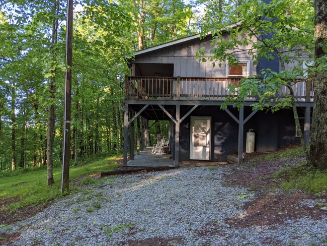 Building Photo - 361 Chestnut Knob Trl