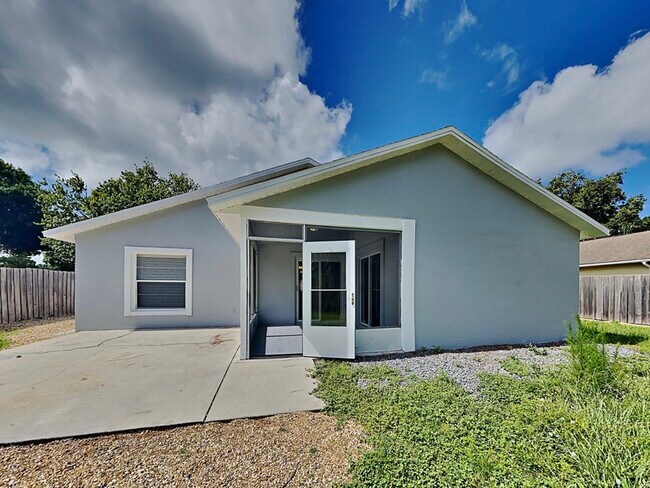 Building Photo - 1408 Sugarberry Ln