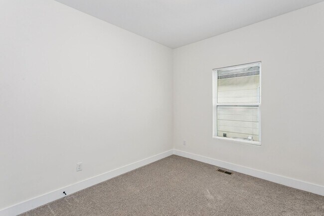 Building Photo - 5115/17 S Chase Ave