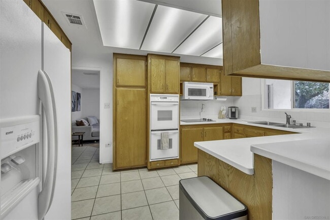 Building Photo - FULLY FURNISHED Mid-Century Modern 3 Bed R...