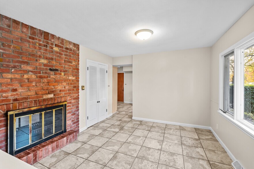 Building Photo - 3735 Heatherdowns Blvd