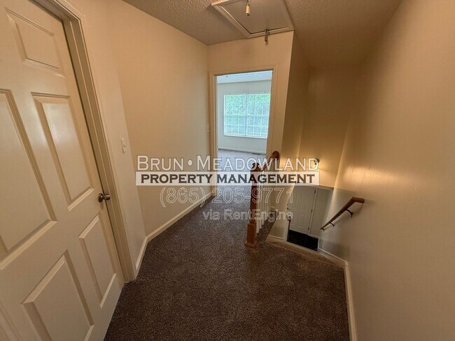 Building Photo - 5622 Boxwood Garden Way