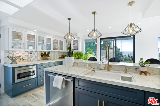 Building Photo - 3288 Wrightwood Dr